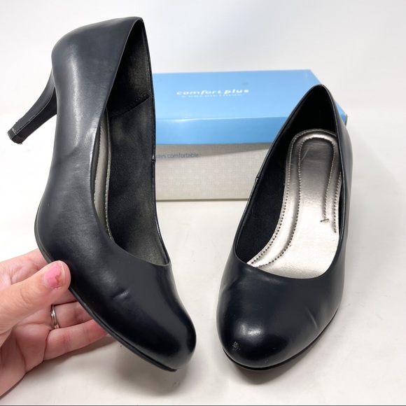 Comfort Plus by Predictions Black Nori Karmen Closed Round Toe Heels